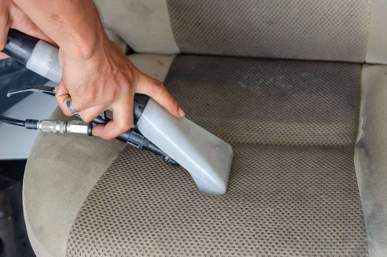 Ces astuces pour nettoyer votre siège de voiture sont étonnantes