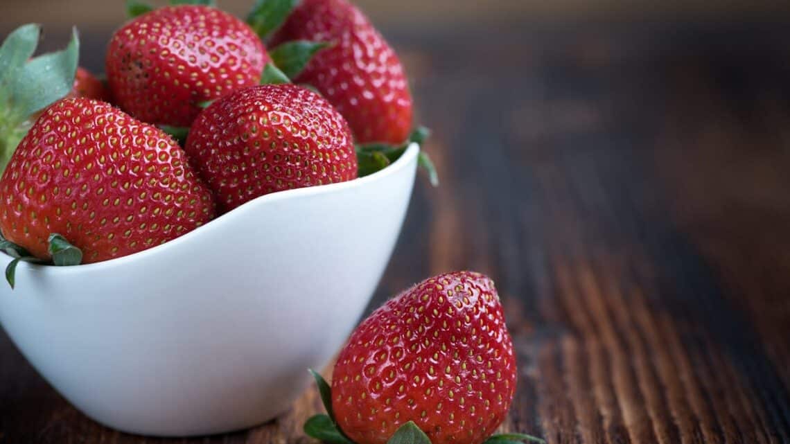 Comment obtenir une récolte extraordinaire de fraises dès le mois de mai